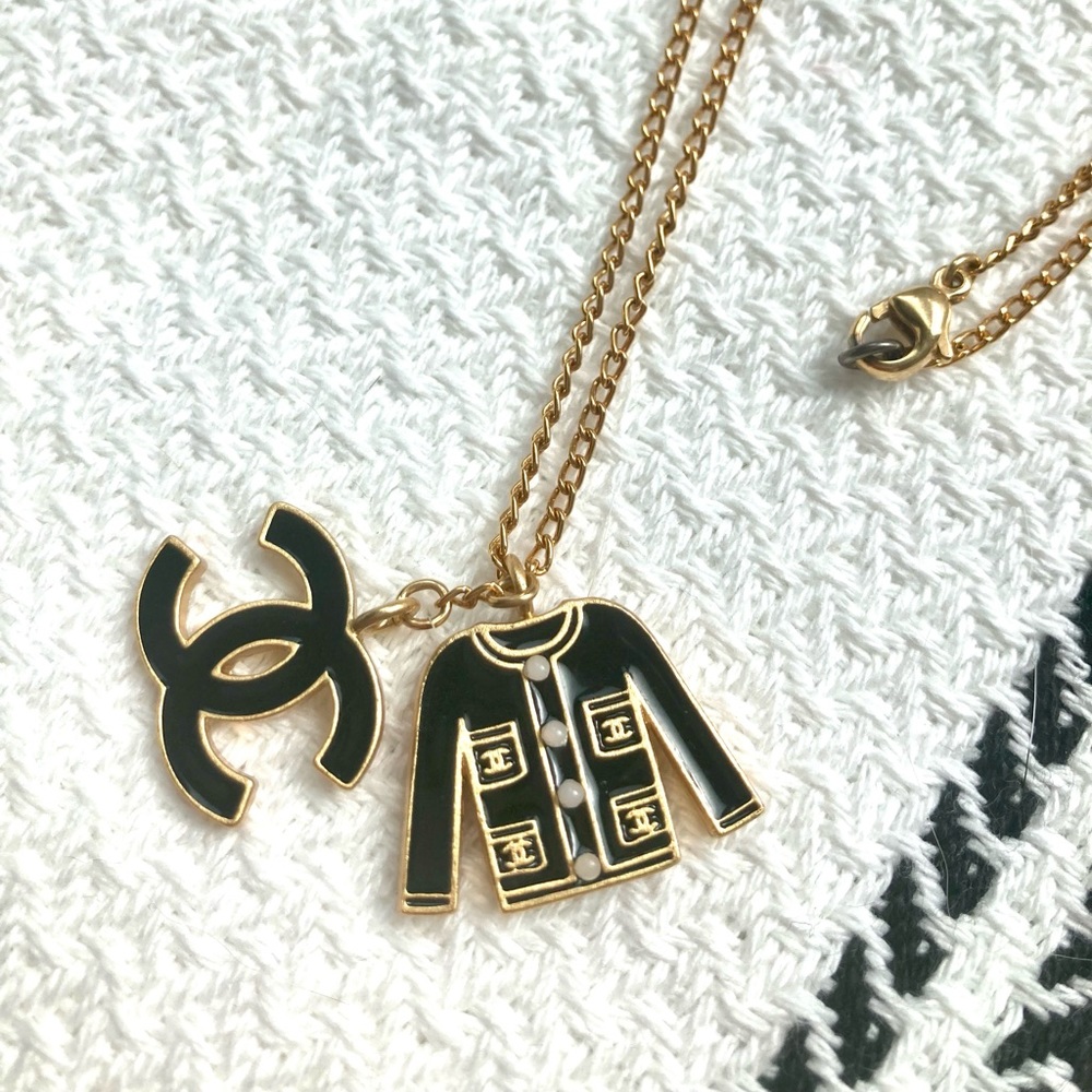 ❗️SOLD❗️ Chanel 02A black enamel CC jacket pendant necklace
